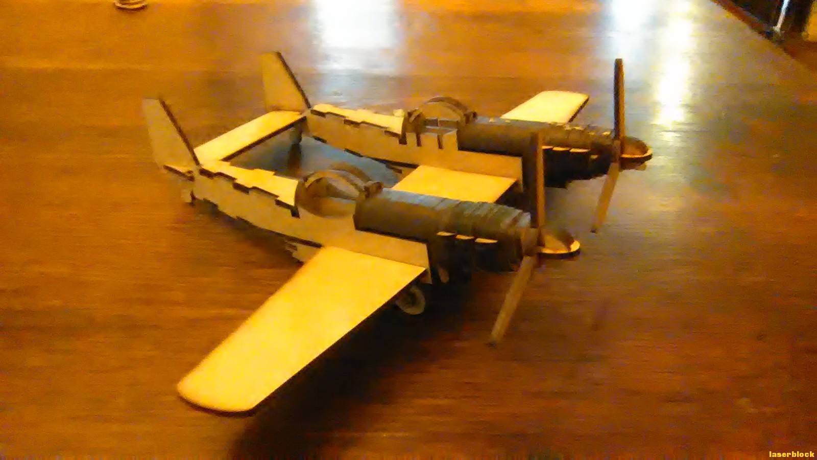 F-82双野马战机激光切割模型图纸