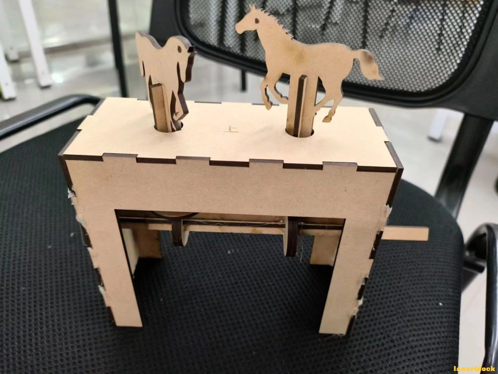 horse-1.jpg